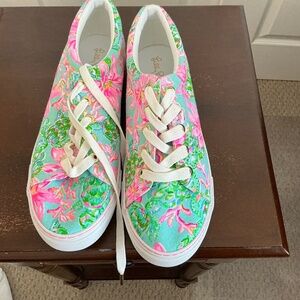 Lily Pulitzer lace up sneaker, new